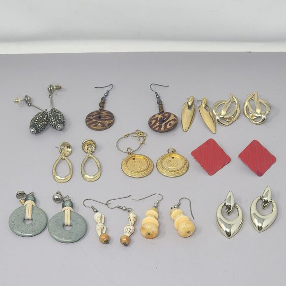 Vintage & Modern Earring Set‎ - Leopard Gold Red Green and More - Picture 1 of 8